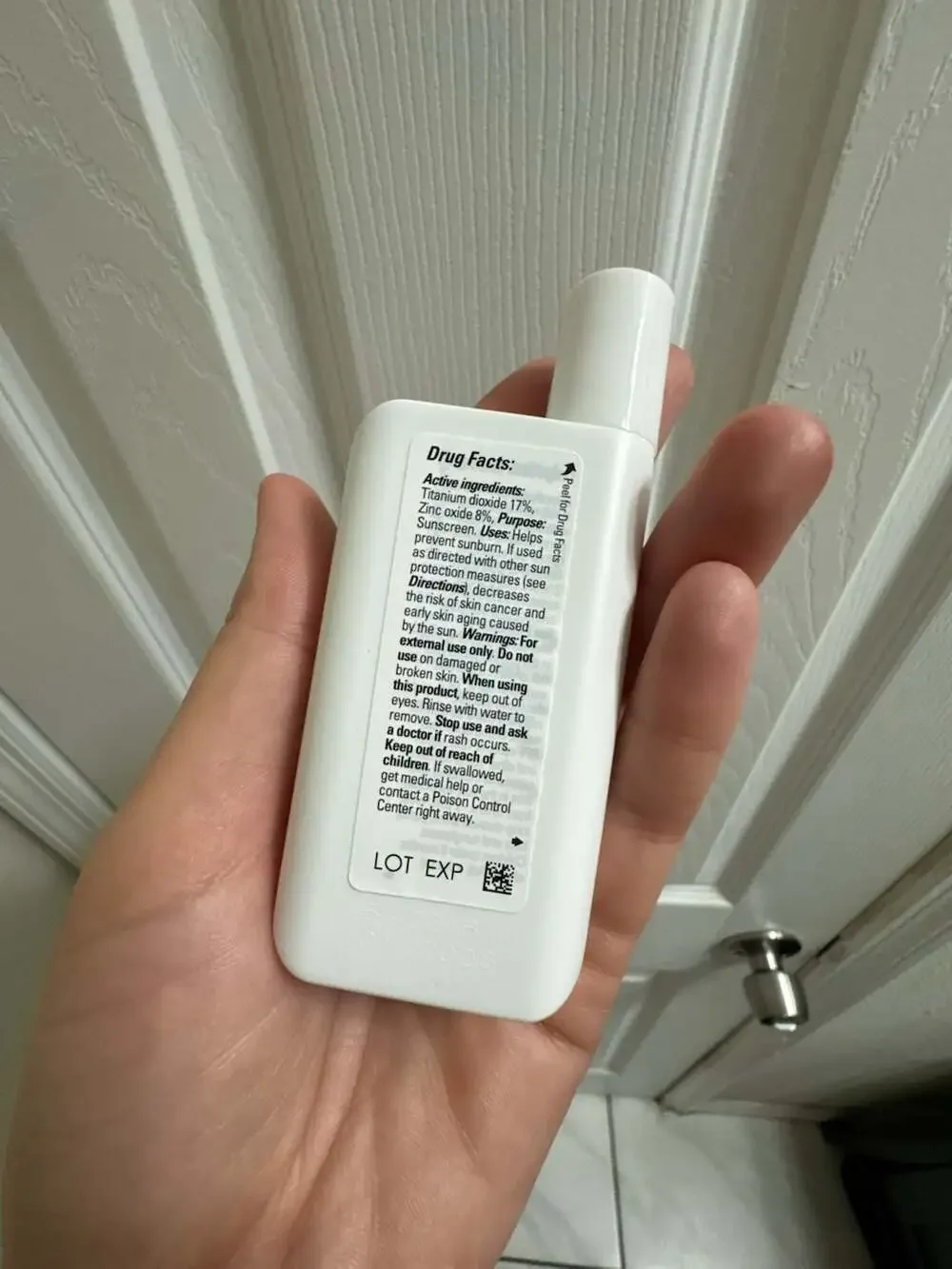 La Roche-Posay Anthelios Tinted Mineral Light Fluid Sunscreen SPF 40 Medium 1.7